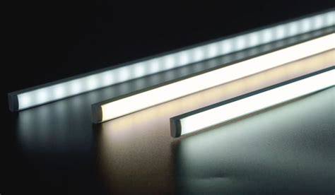 LED juostos pjovimo žymės ir žirklių simbolis