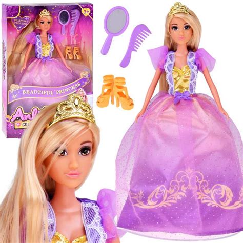 Ilgaplaukė princesė bokšto lange